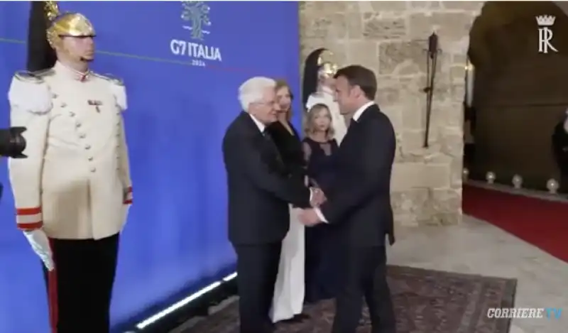 mattarella macron meloni g7 cena castello svevo di brindisi