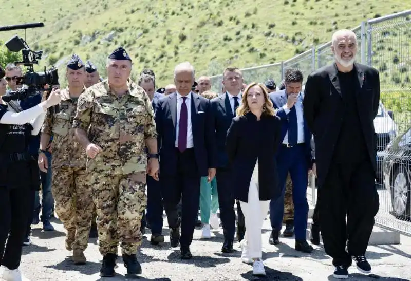 matteo piantedosi e giorgia meloni in albania con edi rama ai futuri centri migranti