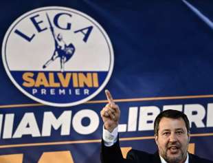 matteo salvini al comizio di chiusura della campagna elettorale per le europee