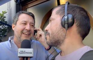 matteo salvini canta 4