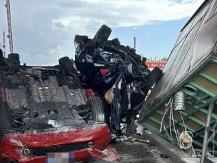 maxi incidente al casello di rosignano livorno 7