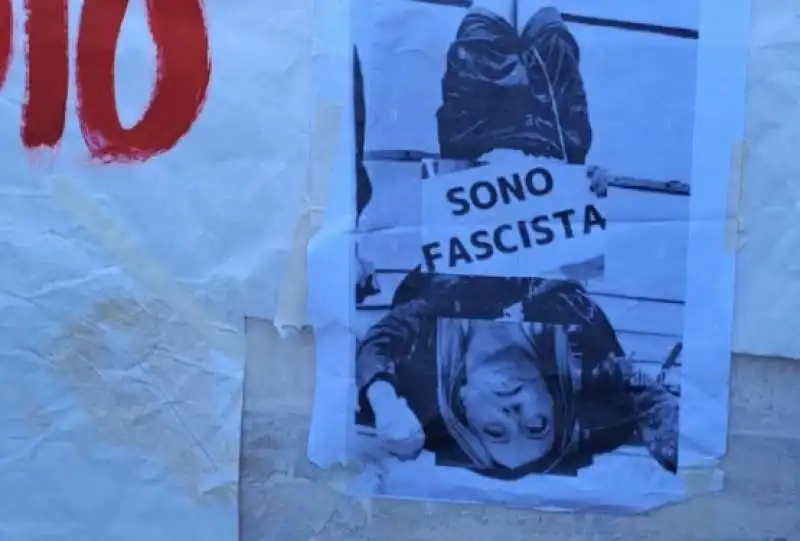 meloni a testa in giu corteo no g7 di fasano