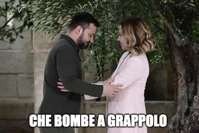 MEME SU ZELENSKY AL G7 CON GIORGIA MELONI