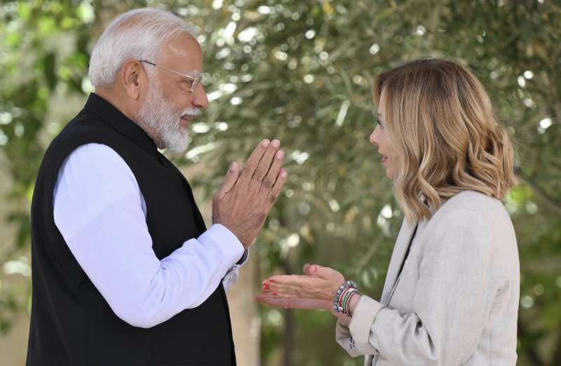 narendra modi giorgia meloni g7 borgo egnazia