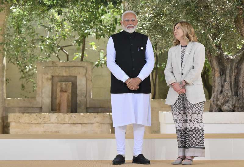 narendra modi giorgia meloni g7 borgo egnazia