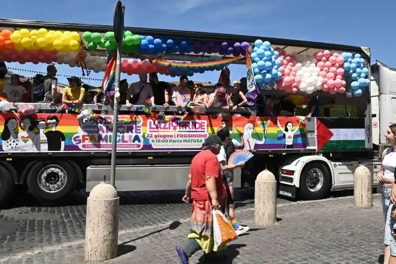 parata del roma pride 2024   2