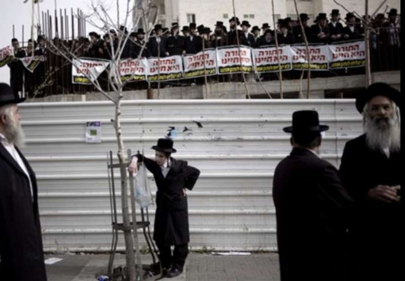 proteste degli ebrei ultra ortodossi contro la leva