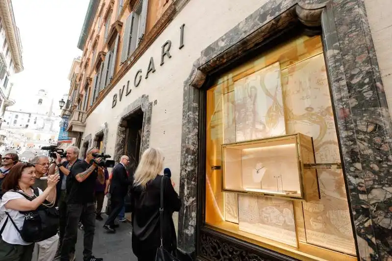 rapina a bulgari a roma   3