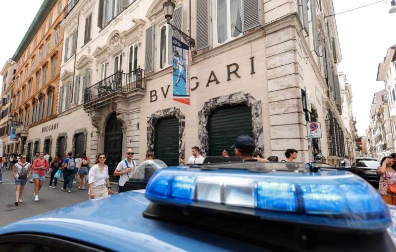 rapina a bulgari a roma 4