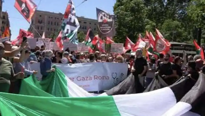 SCONTRI ALLA MANIFESTAZIONE CONTRO IL GOVERNO A ROMA  