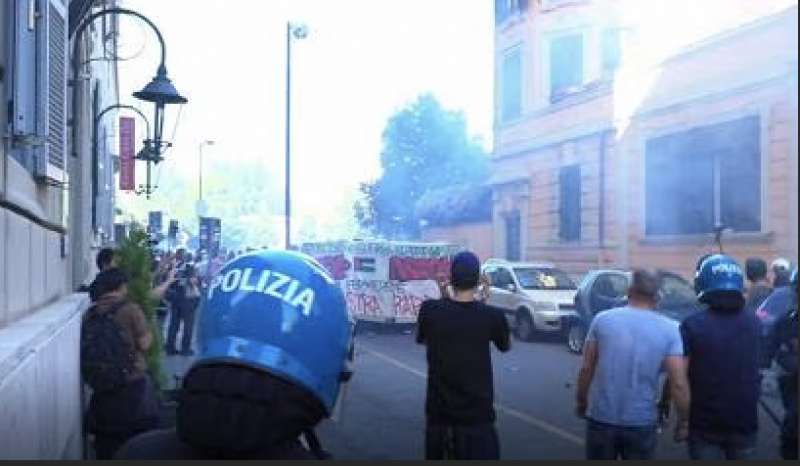 SCONTRI ALLA MANIFESTAZIONE CONTRO IL GOVERNO A ROMA