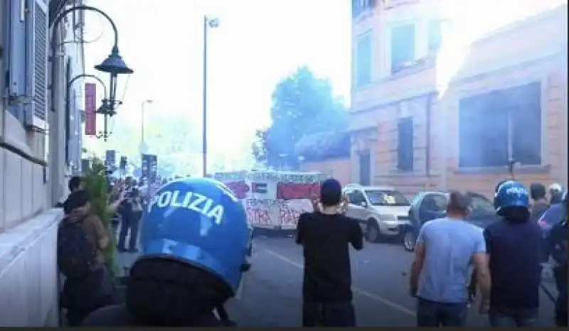 SCONTRI ALLA MANIFESTAZIONE CONTRO IL GOVERNO A ROMA  