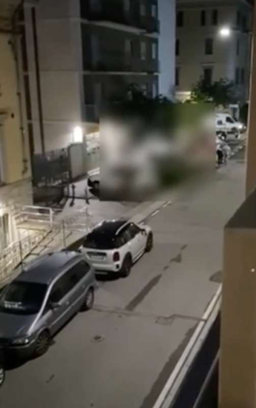 SESSO IN STRADA A BERGAMO