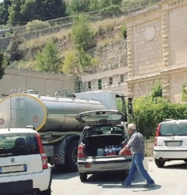 siccita e autobotti in sicilia 8