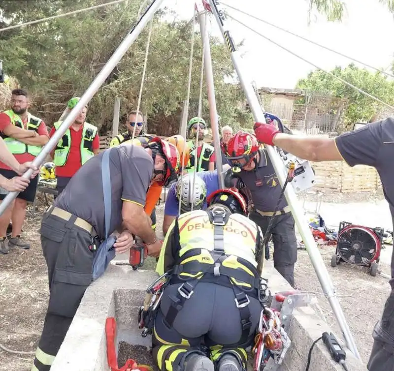 siracusa   bambino cade in un pozzo. 1