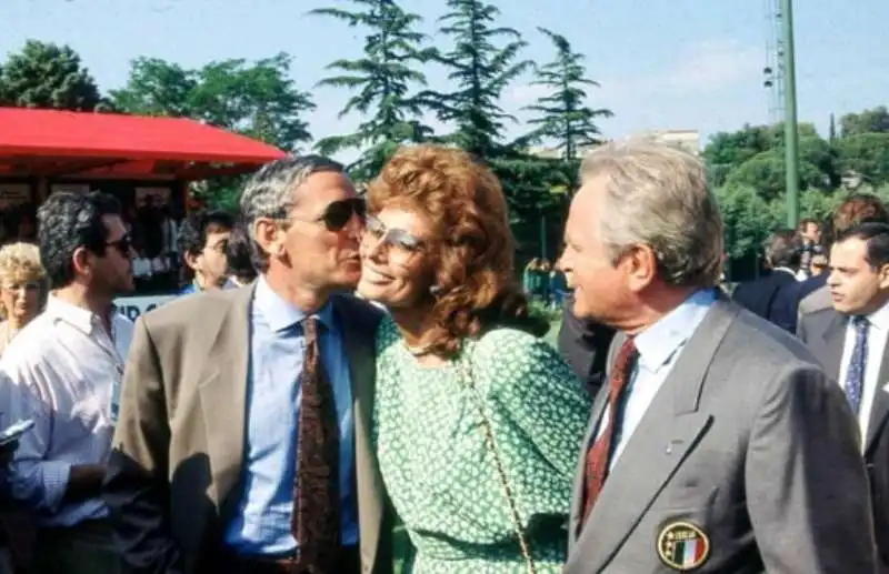 sofia loren  gigi riva e giampiero boniperti   foto di marcellino radogna