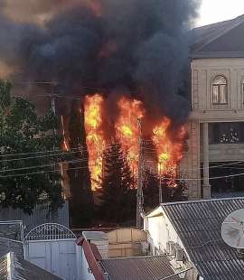 terroristi attaccano una sinagoga e una chiesa in daghestan 6
