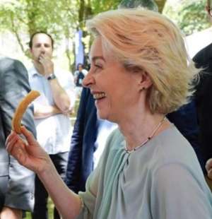 ursula von der leyen con i churros