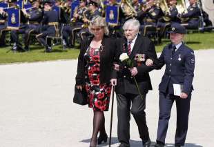 veterano dello sbarco in normandia 80 anni del d day ver sur mer 3