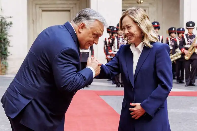 viktor orban   giorgia meloni   2