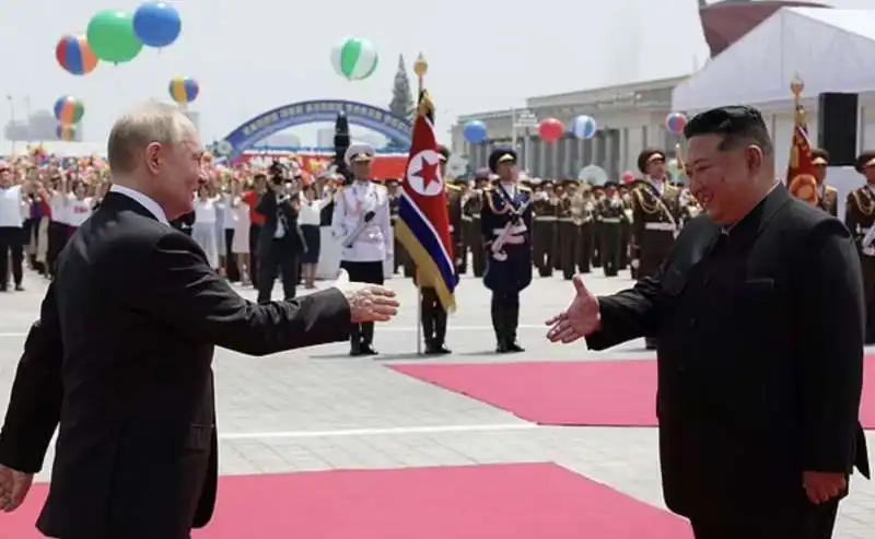 vladimir putin e kim jong un a pyongyang  3