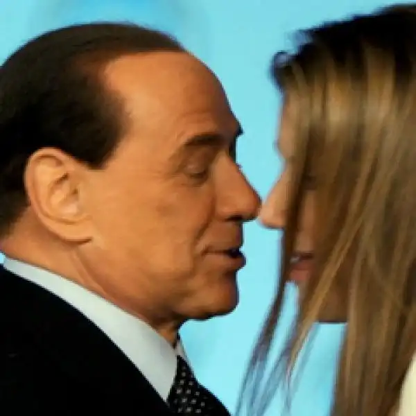 ANNA GRAZIA CALABRIA SILVIO BERLUSCONI face 