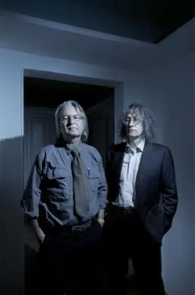 BRUCE STERLING E GIANROBERTO CASALEGGIO FOTO WIRED 