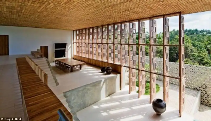 CASA A WELIGAMA IN SRI LANKA DI SHIGERU BAN 