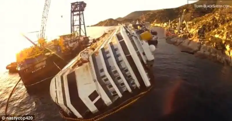 COSTA CONCORDIA RIPRESA DA UN DRONE 