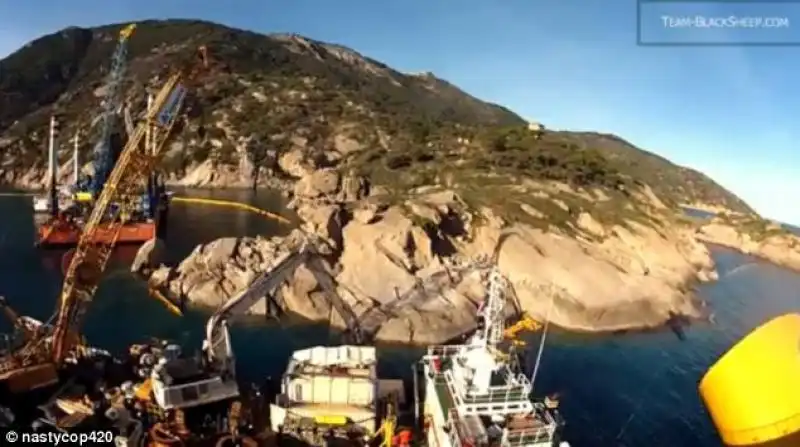 COSTA CONCORDIA RIPRESA DA UN DRONE 