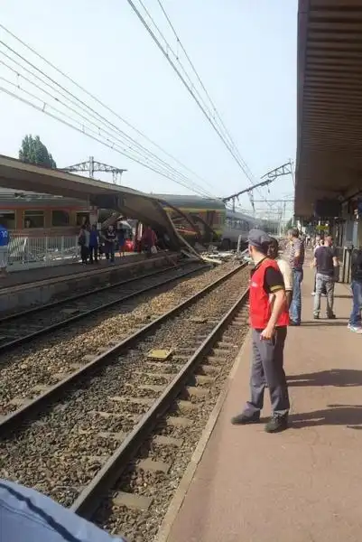 disastro ferroviario a bretigny vicino parigi 