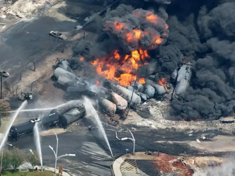 DISASTRO FERROVIARIO IN QUEBEC 