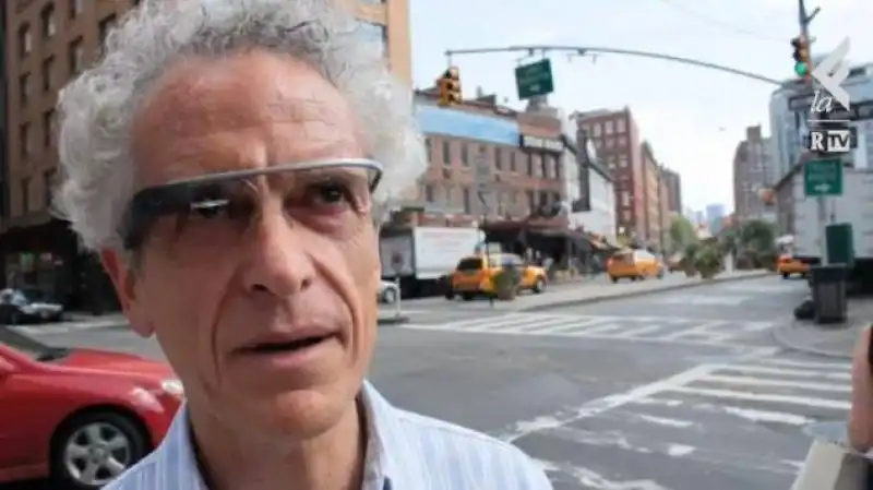 FEDERICO RAMPINI CON I GOOGLE GLASS 