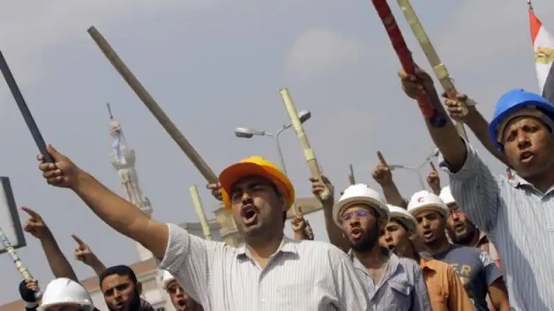 FOLLA A PIAZZA TAHRIR PROTESTE CONTRO MORSI 