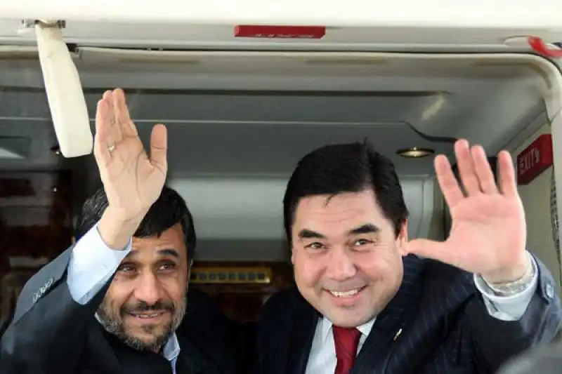 Gurbanguly Berdimuhamedow e Ahmadinejad 