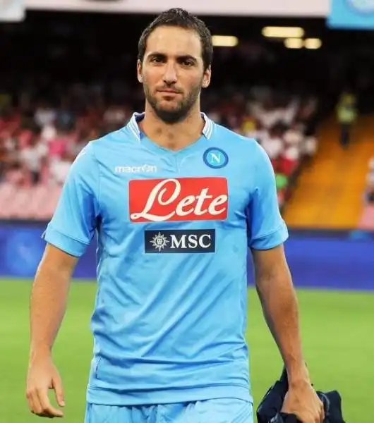 HIGUAIN 