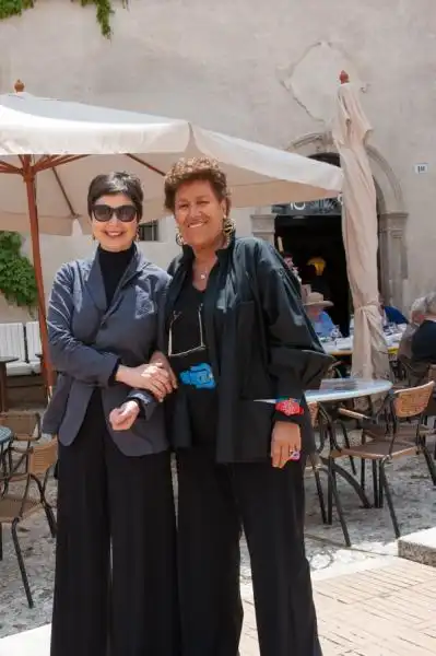 ISABELLA ROSSELLINI CARLA FENDI PIAZZA DUOMO SPOLETO Credits Trabalza Studio 