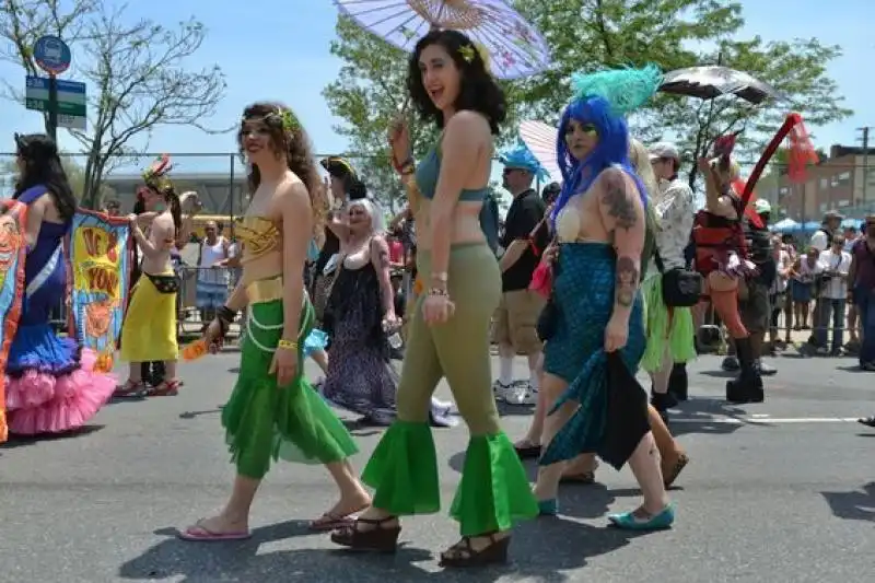 MERMAIDPARADE 