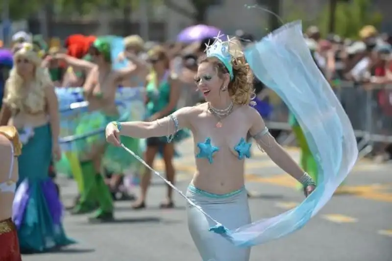 MERMAIDPARADE 