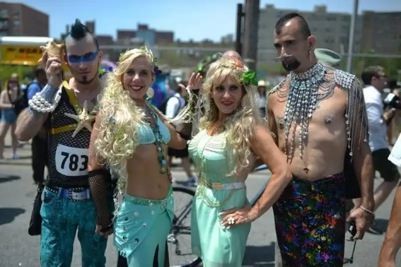 MERMAIDPARADE 