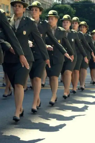 military woman brazil army  