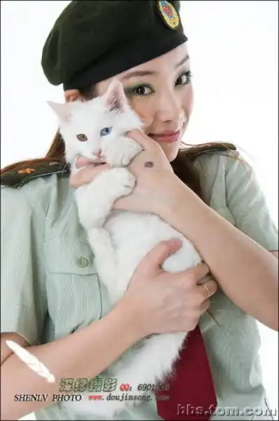 military woman china army  