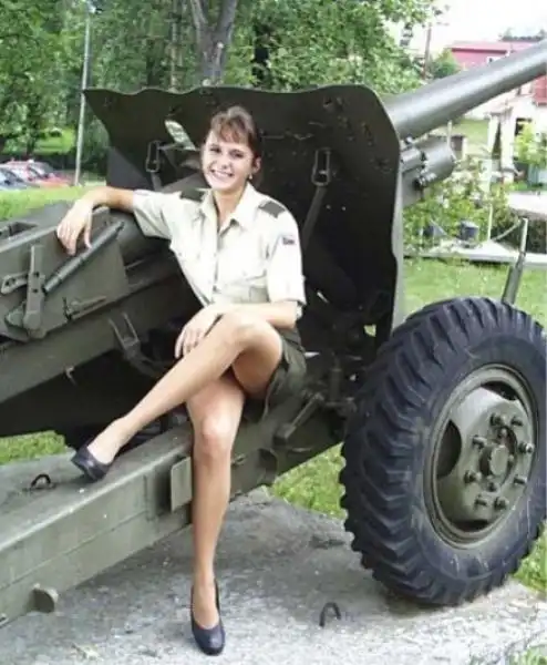 military woman czechia army  