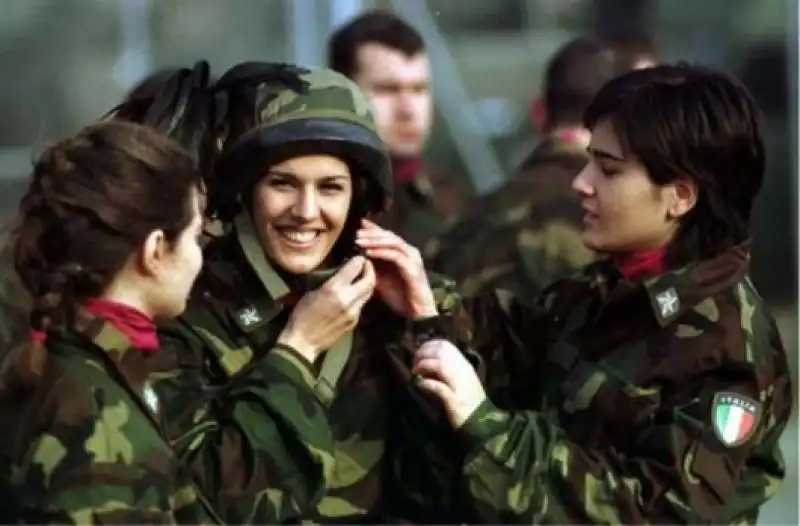 military woman italy army  