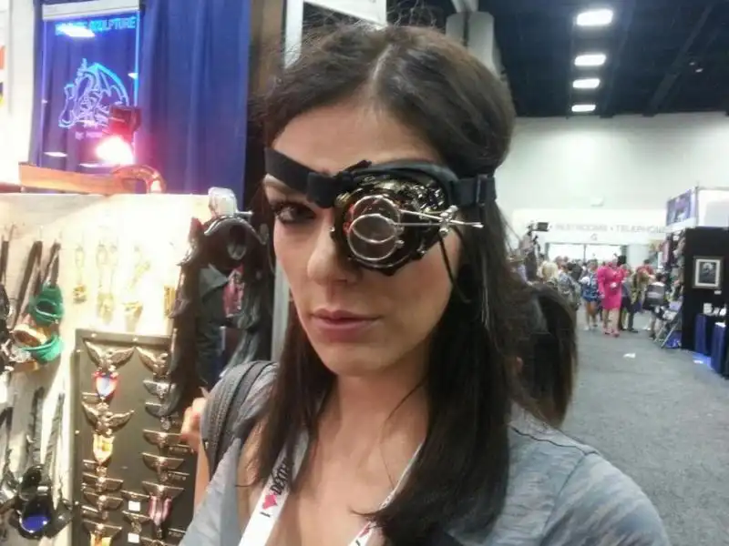 LA MODELLA ADRIANNE CURRY AL COMIC CON 