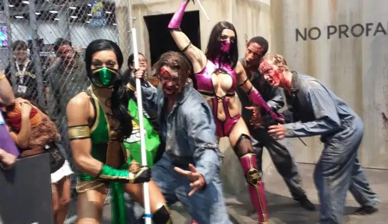 LA MODELLA ADRIANNE CURRY AL COMIC CON 