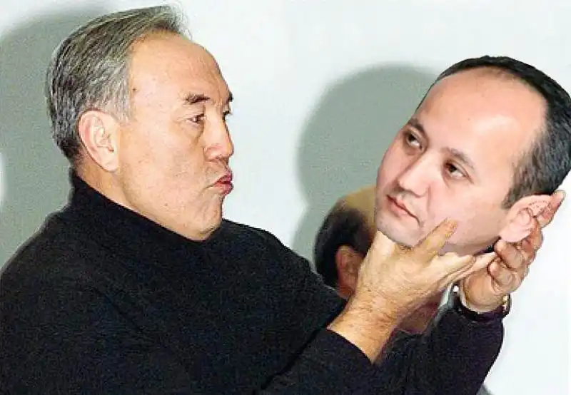 NAZARBAYEV CON LA TESTA DEL DISSIDENTE ABLYAZOV 