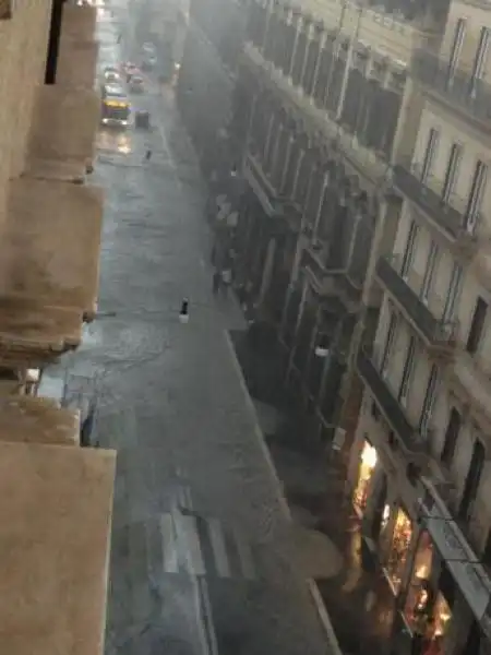 NUBIFRAGIO NEL CENTRO DI ROMA FOTO CORRIERE 