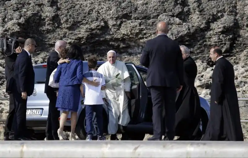 PAPA BERGOGLIO A LAMPEDUSA 