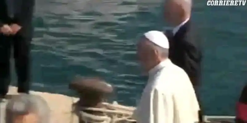 PAPA BERGOGLIO A LAMPEDUSA 